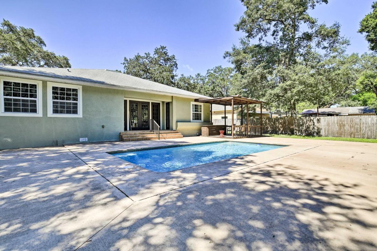 Tampa Oasis With Pool About 7 Mi To Busch Gardens! Villa Buitenkant foto