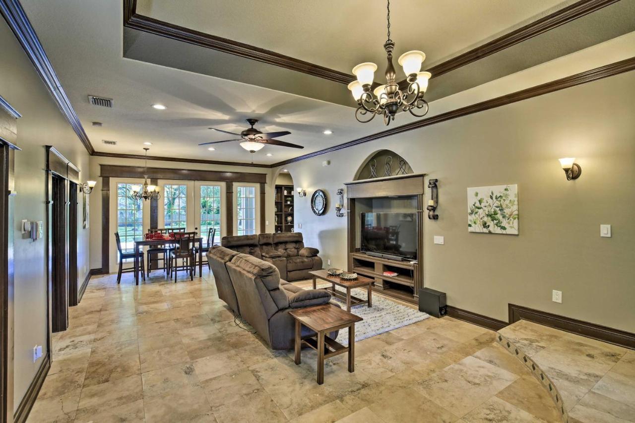 Tampa Oasis With Pool About 7 Mi To Busch Gardens! Villa Buitenkant foto